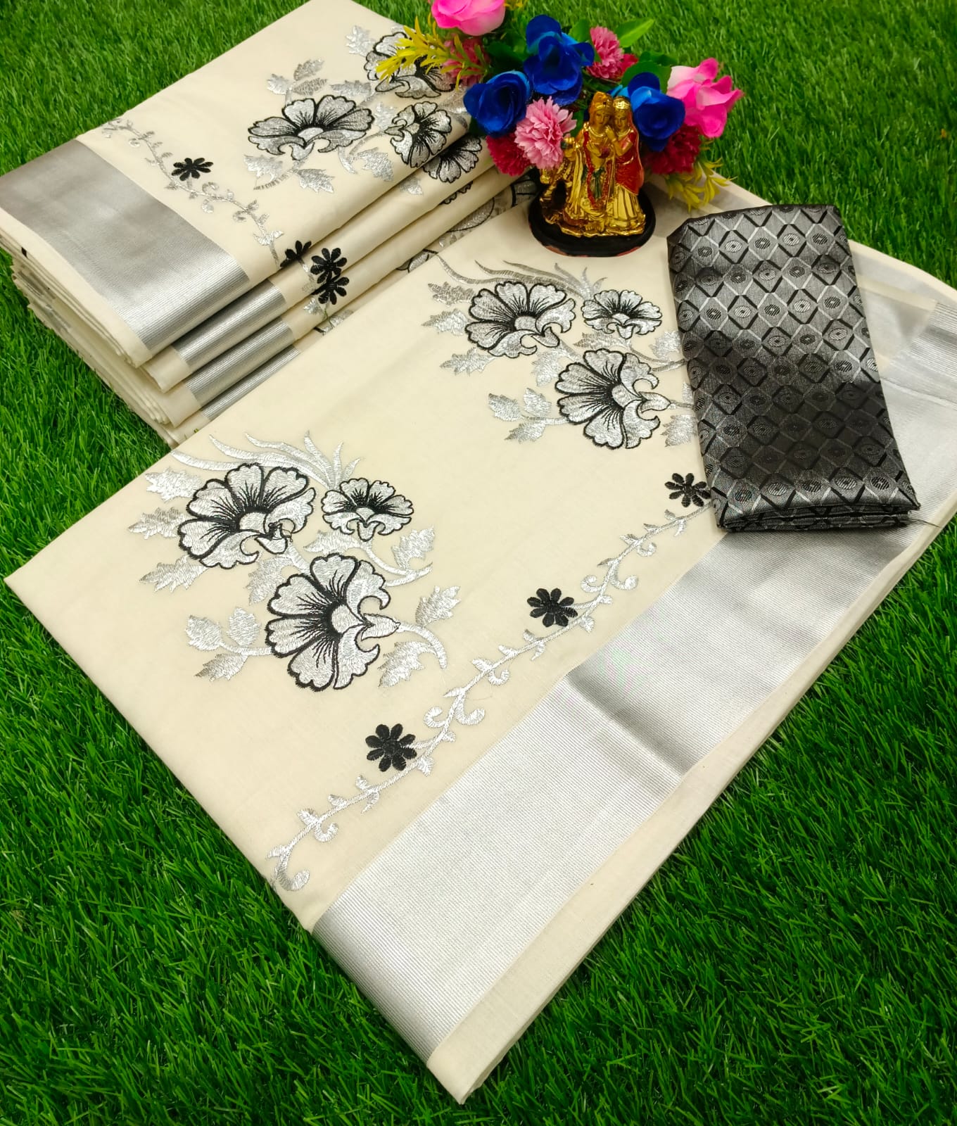 Kerala Kasavu saree in Silver Zari