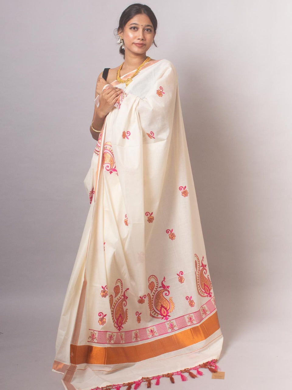 Kerala Saree with Embroidery in 
Copper zari