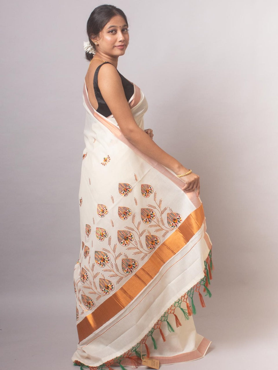 Kerala Saree with Embroidery in 
Copper zari